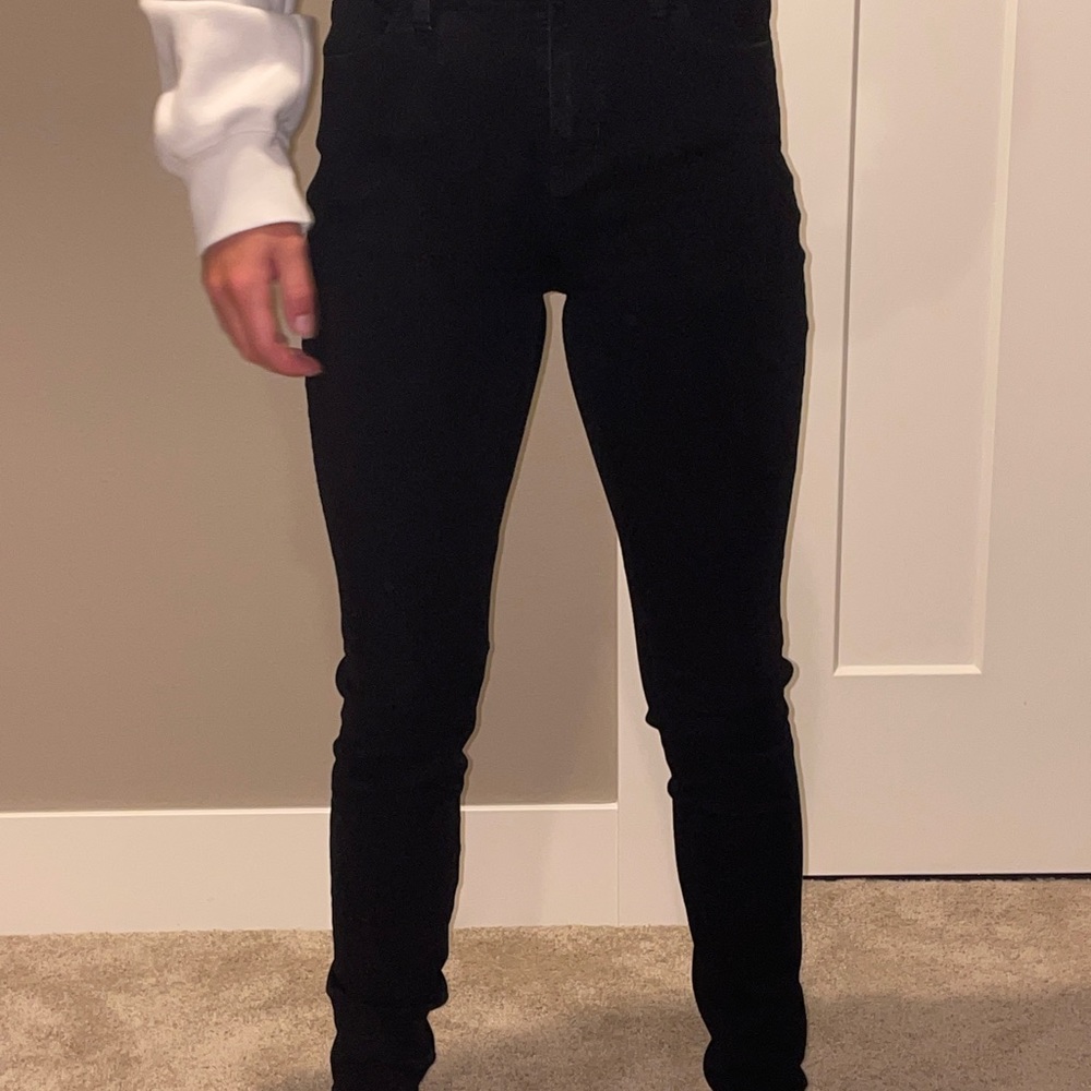 black skinny jeans